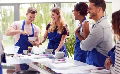lezione-di-cucina-su-misura-evento-tailor-made-catering-la-cedrina